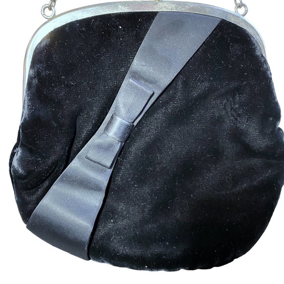 Early 1900s Black Velvet Evening bag clutch bow small chain strap. - Picture 2 of 8